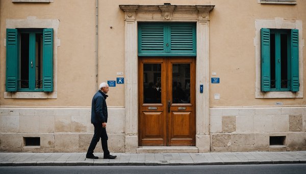 Comment réagir rapidement face à une porte claquée à Marseille